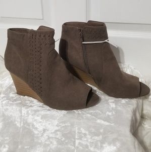 Report Suede Open Brown Toe Wedge Booties